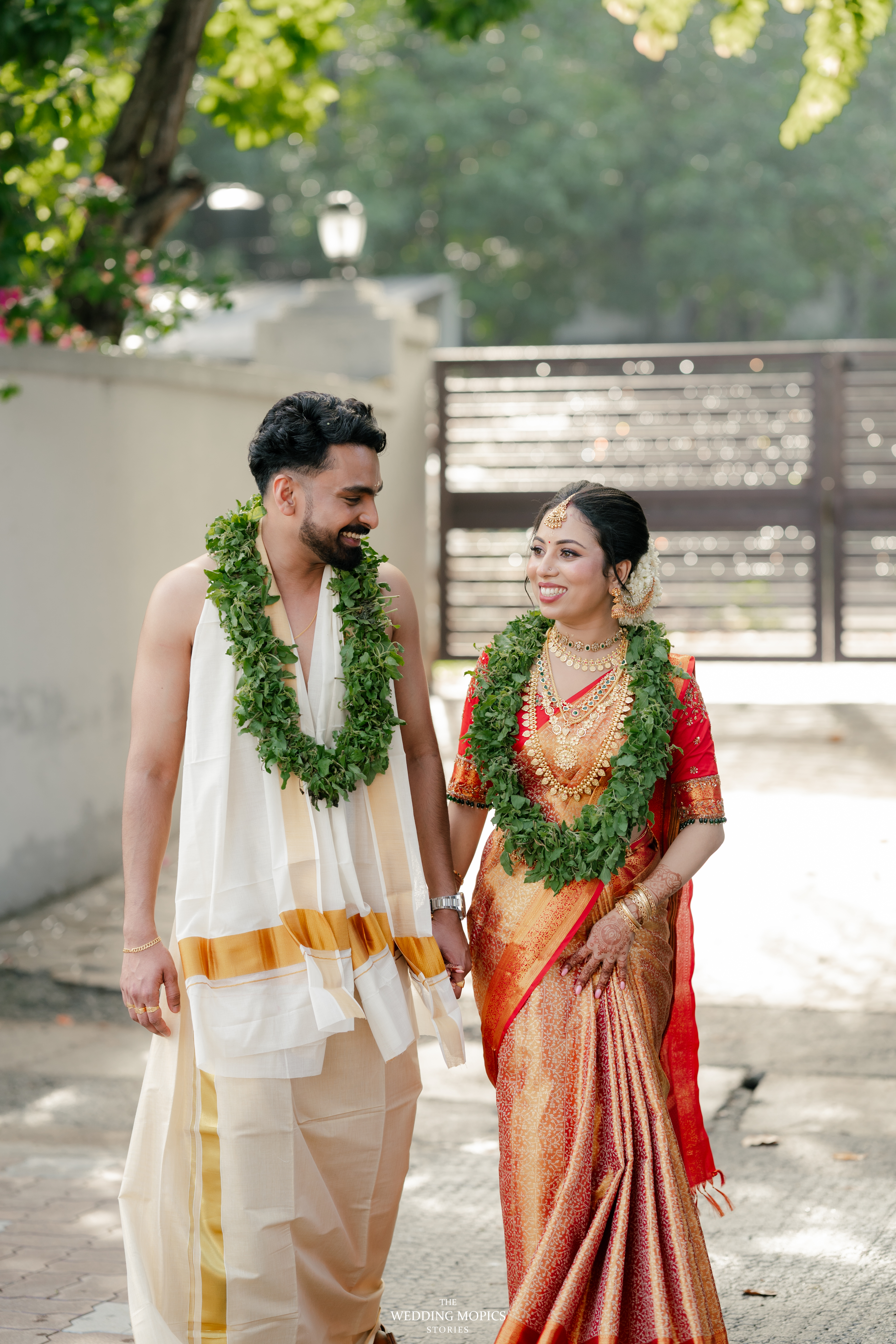 Guruvayur temple wedding photography at dawn