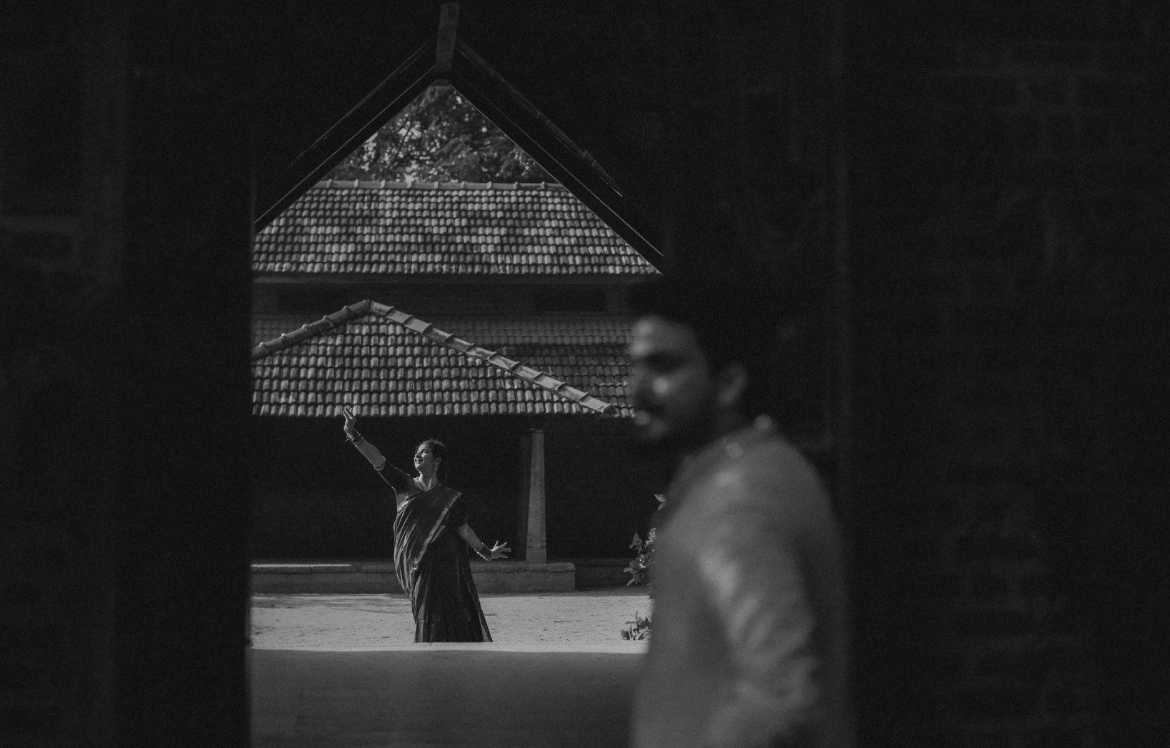 Romantic Palakkad pre-wedding photography by Wedding Mopics